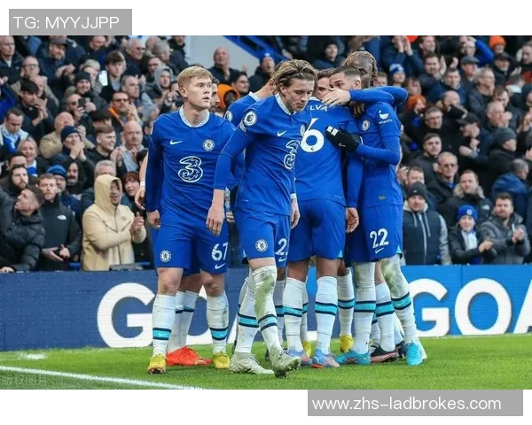 诺维奇足球队的崛起与挑战:探索英超联赛中的新机遇与发展 诺维奇足球队的崛起与挑战:探索英超联赛中的新机遇与发展