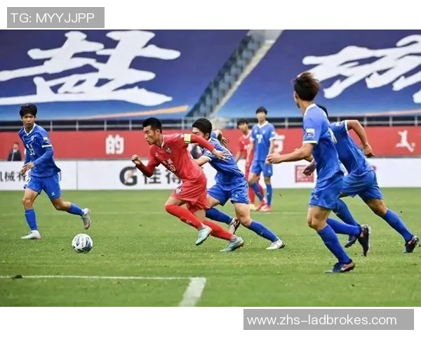 足球的盘与战术的交融探讨如何提升球队整体表现与球员个人能力 足球的盘与战术的交融探讨如何提升球队整体表现与球员个人能力